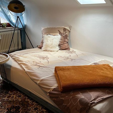 Gemuetliches Apartment Fuer Messe, Job & Kurzurlaub Im Gruenen, Naehe Duesseldorf Meerbusch Dış mekan fotoğraf