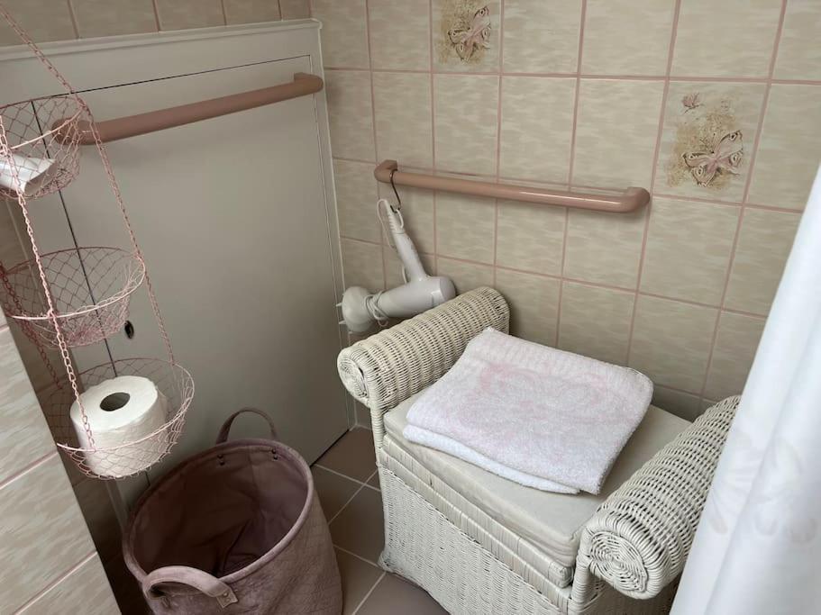 Gemuetliches Apartment Fuer Messe, Job & Kurzurlaub Im Gruenen, Naehe Duesseldorf Meerbusch Dış mekan fotoğraf